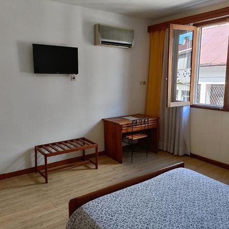 Aina Hotel Антананариву Екстериор снимка